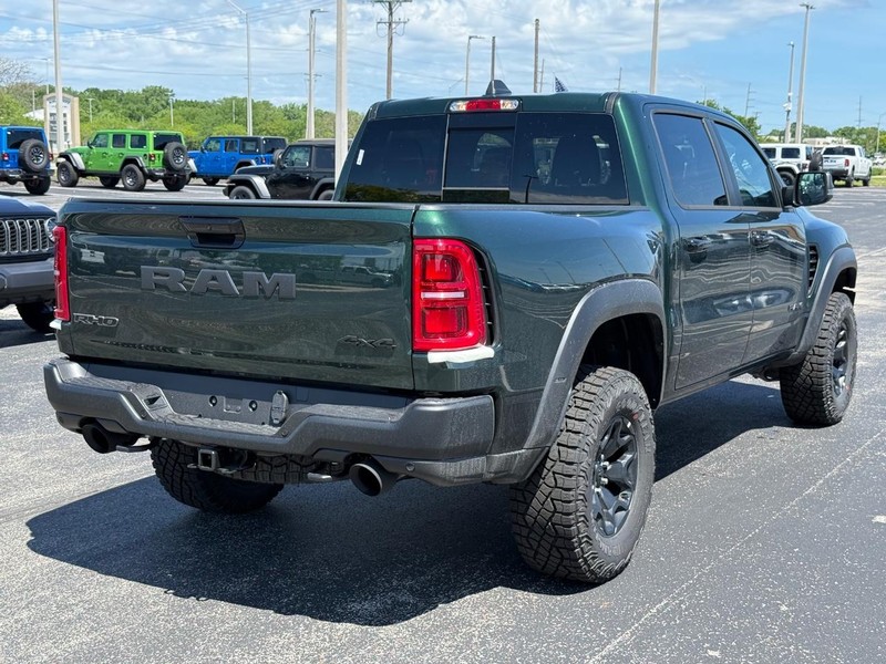 Ram 1500 Vehicle Full-screen Gallery Image 3