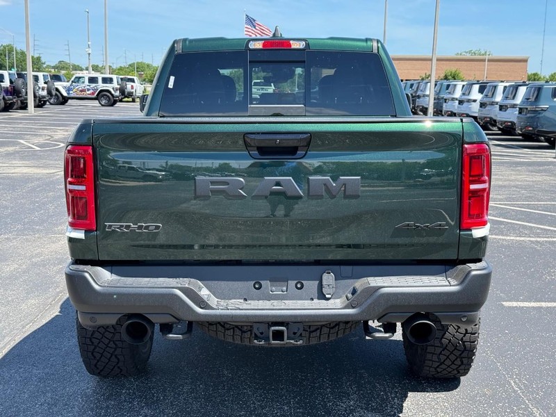 Ram 1500 Vehicle Full-screen Gallery Image 4
