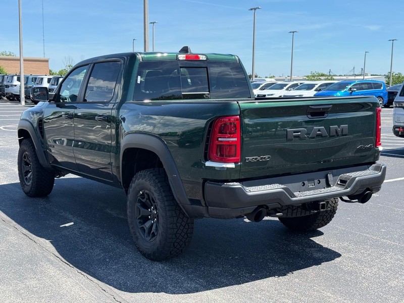 Ram 1500 Vehicle Full-screen Gallery Image 5
