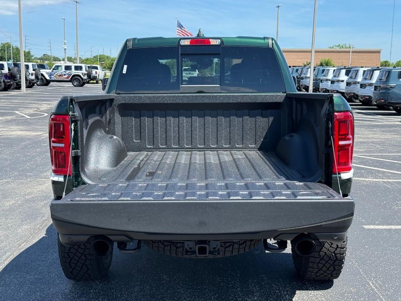 Ram 1500 Vehicle Full-screen Gallery Image 7