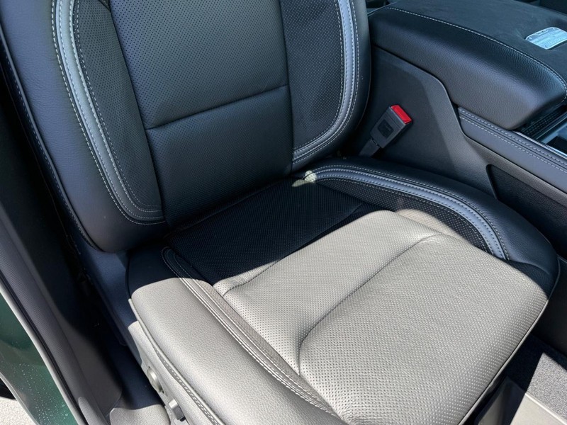 Ram 1500 Vehicle Full-screen Gallery Image 15