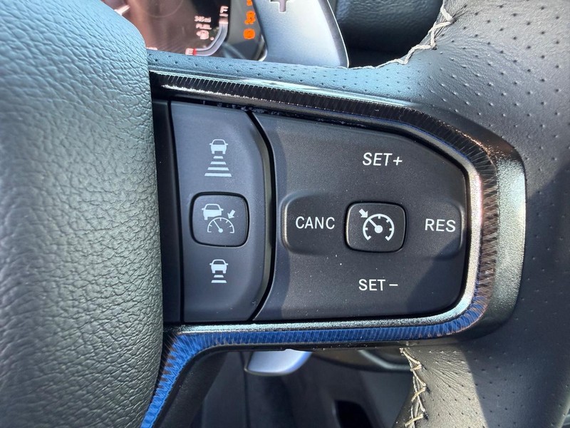Ram 1500 Vehicle Full-screen Gallery Image 21