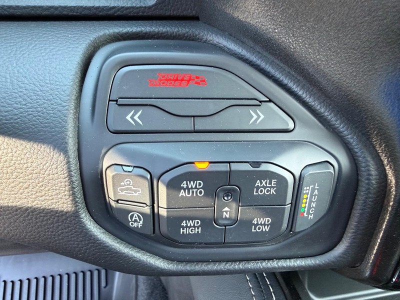 Ram 1500 Vehicle Full-screen Gallery Image 23