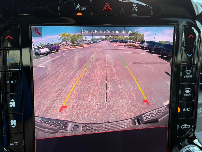 Ram 1500 Vehicle Full-screen Gallery Image 25