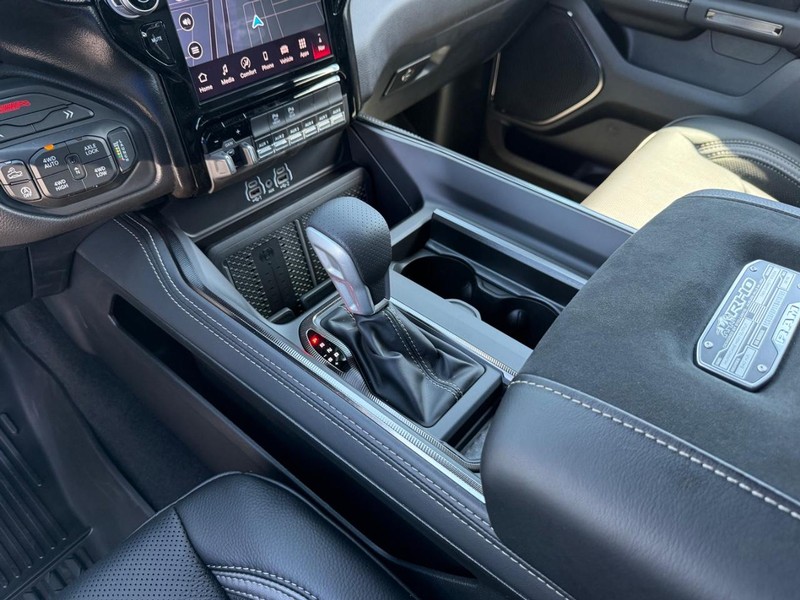 Ram 1500 Vehicle Full-screen Gallery Image 26