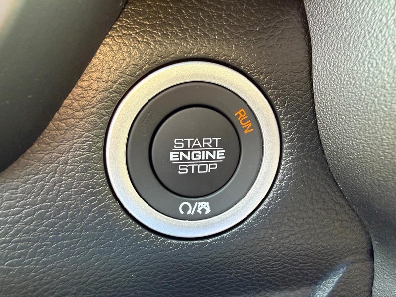 Ram 1500 Vehicle Full-screen Gallery Image 21