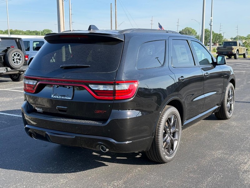 Dodge Durango Vehicle Full-screen Gallery Image 3