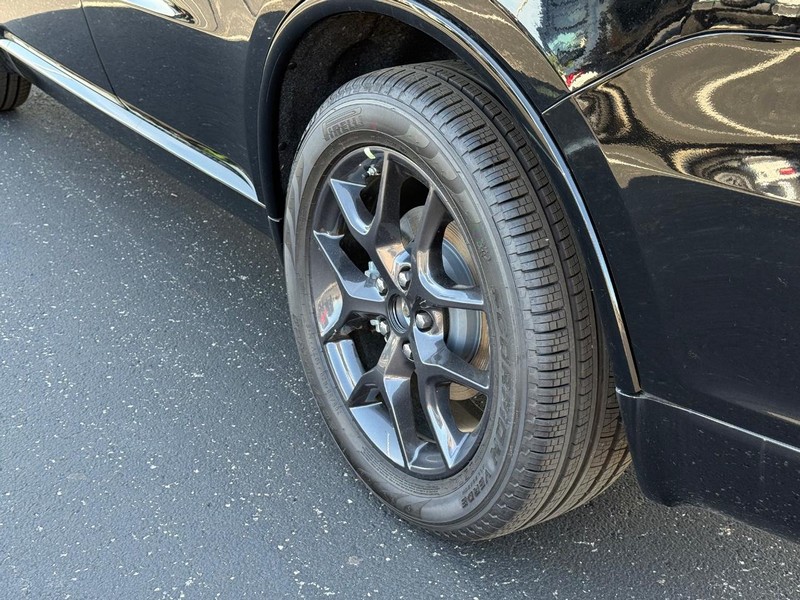 Dodge Durango Vehicle Full-screen Gallery Image 6