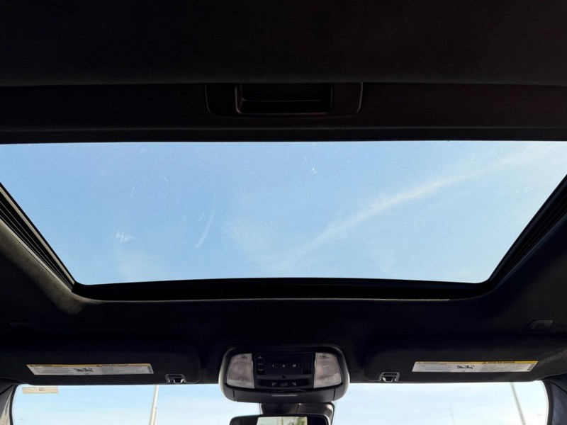 Dodge Durango Vehicle Full-screen Gallery Image 13