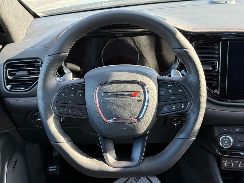 Dodge Durango Vehicle Full-screen Gallery Image 15