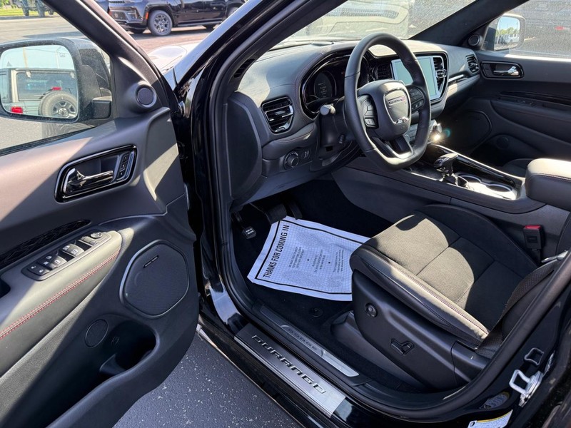 Dodge Durango Vehicle Full-screen Gallery Image 18
