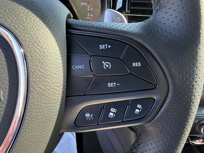 Dodge Durango Vehicle Full-screen Gallery Image 22