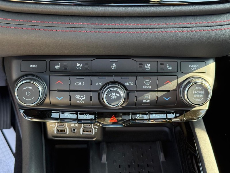 Dodge Durango Vehicle Full-screen Gallery Image 27