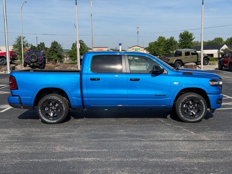 Ram 1500 Vehicle Full-screen Gallery Image 2