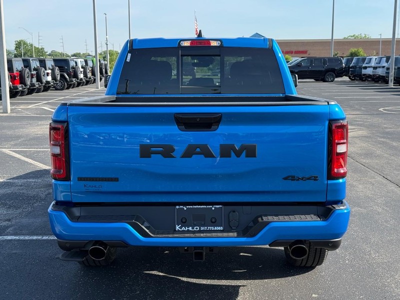 Ram 1500 Vehicle Full-screen Gallery Image 4