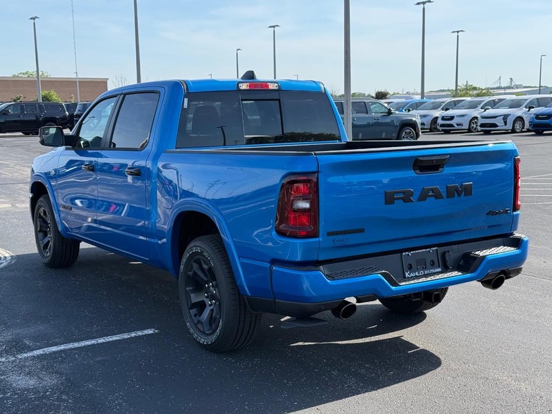 Ram 1500 Vehicle Full-screen Gallery Image 5