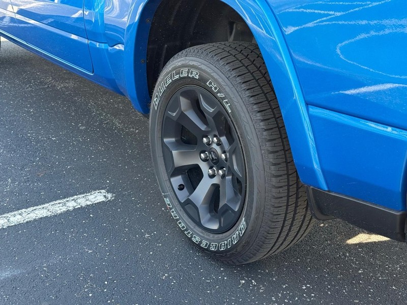 Ram 1500 Vehicle Full-screen Gallery Image 6
