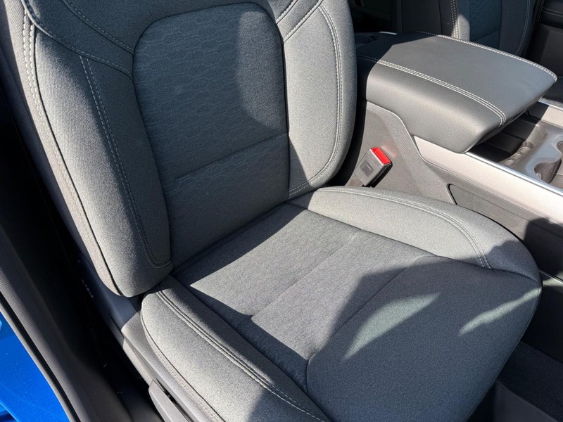 Ram 1500 Vehicle Full-screen Gallery Image 15