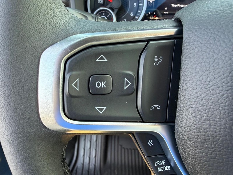 Ram 1500 Vehicle Full-screen Gallery Image 19