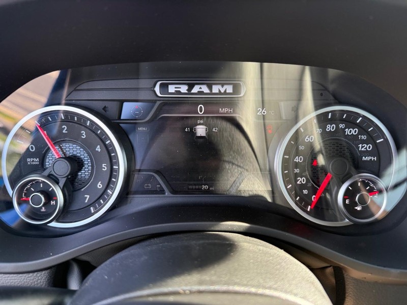 Ram 1500 Vehicle Full-screen Gallery Image 26