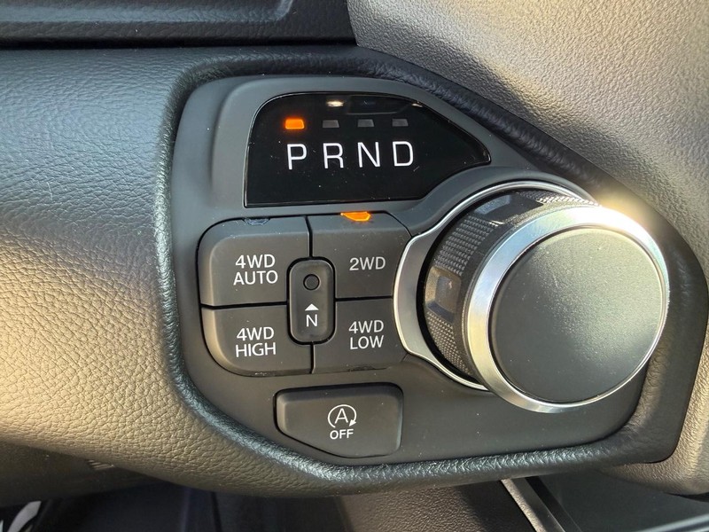 Ram 1500 Vehicle Full-screen Gallery Image 28