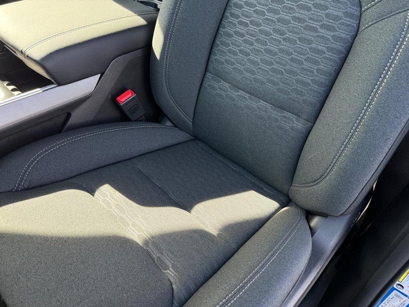 Ram 1500 Vehicle Full-screen Gallery Image 29