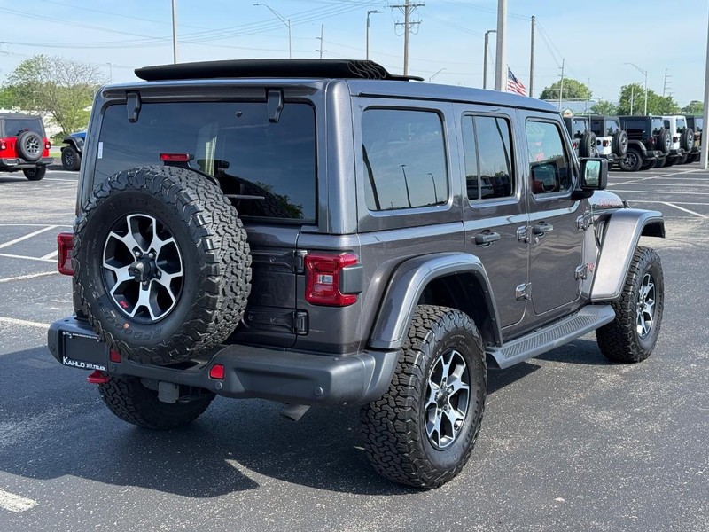 Jeep Wrangler Vehicle Full-screen Gallery Image 3