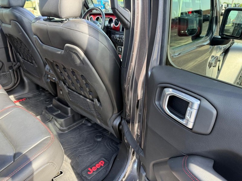Jeep Wrangler Vehicle Full-screen Gallery Image 11