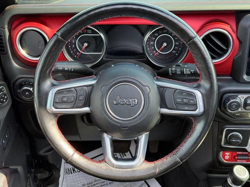 Jeep Wrangler Vehicle Full-screen Gallery Image 14