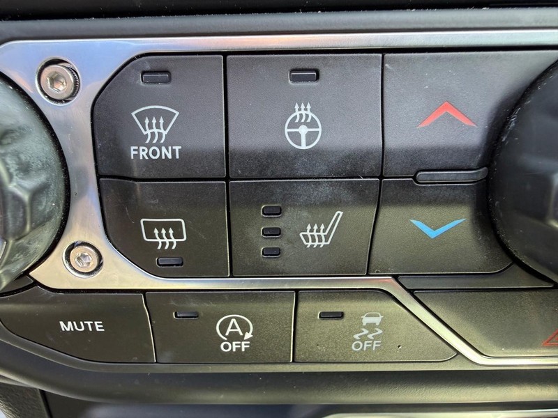 Jeep Wrangler Vehicle Full-screen Gallery Image 23