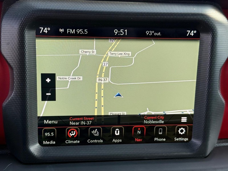 Jeep Wrangler Vehicle Full-screen Gallery Image 27