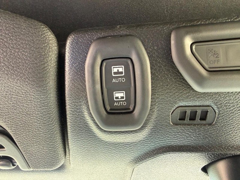 Jeep Wrangler Vehicle Full-screen Gallery Image 29