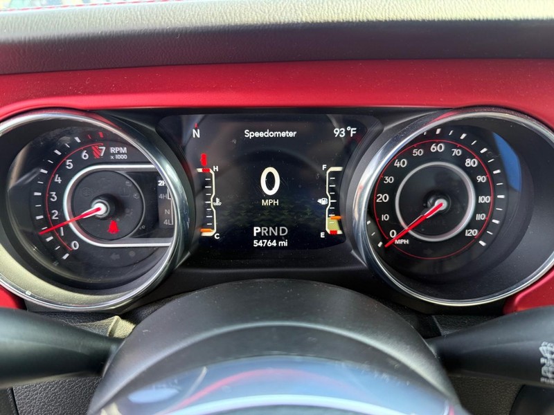 Jeep Wrangler Vehicle Full-screen Gallery Image 30