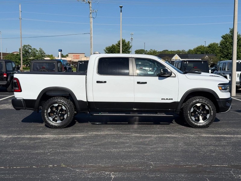 Ram 1500 Vehicle Full-screen Gallery Image 2