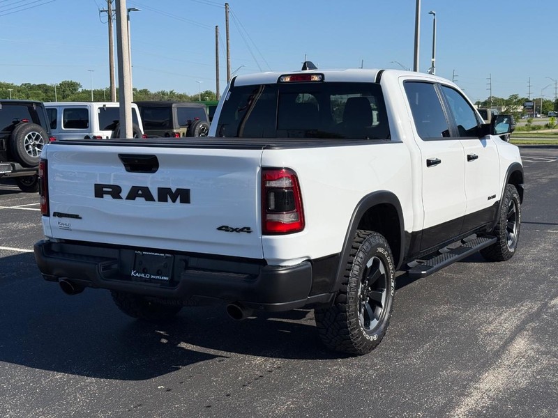 Ram 1500 Vehicle Full-screen Gallery Image 3