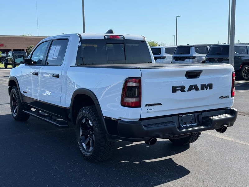 Ram 1500 Vehicle Full-screen Gallery Image 5