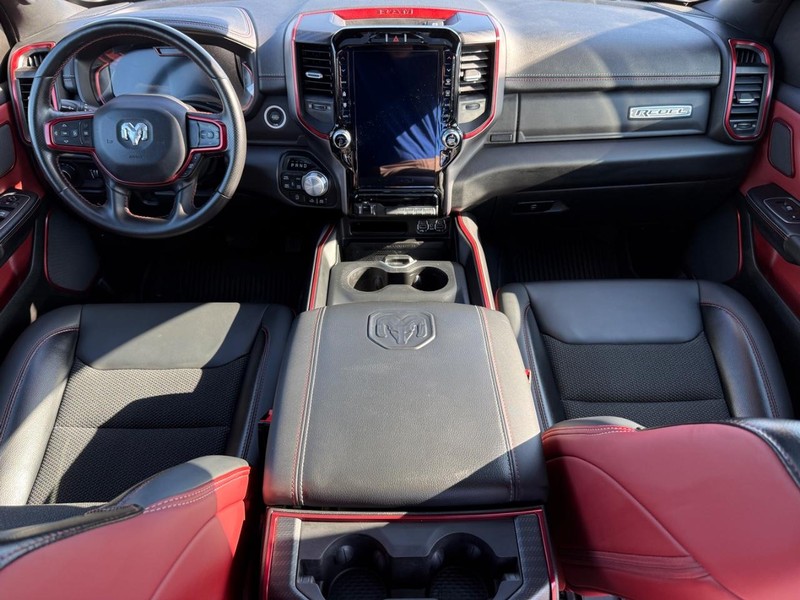 Ram 1500 Vehicle Full-screen Gallery Image 13