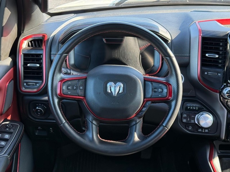 Ram 1500 Vehicle Full-screen Gallery Image 14