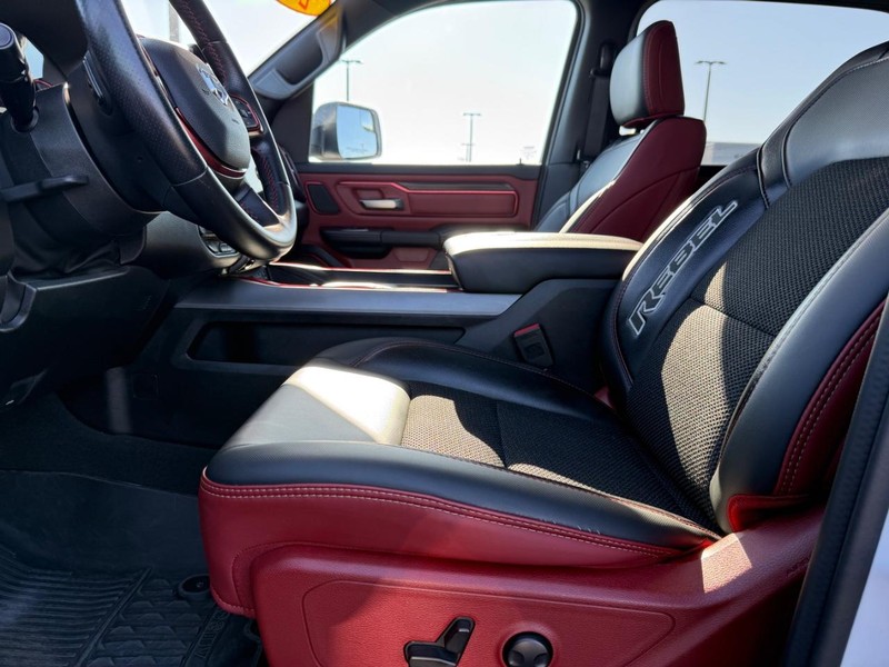 Ram 1500 Vehicle Full-screen Gallery Image 18