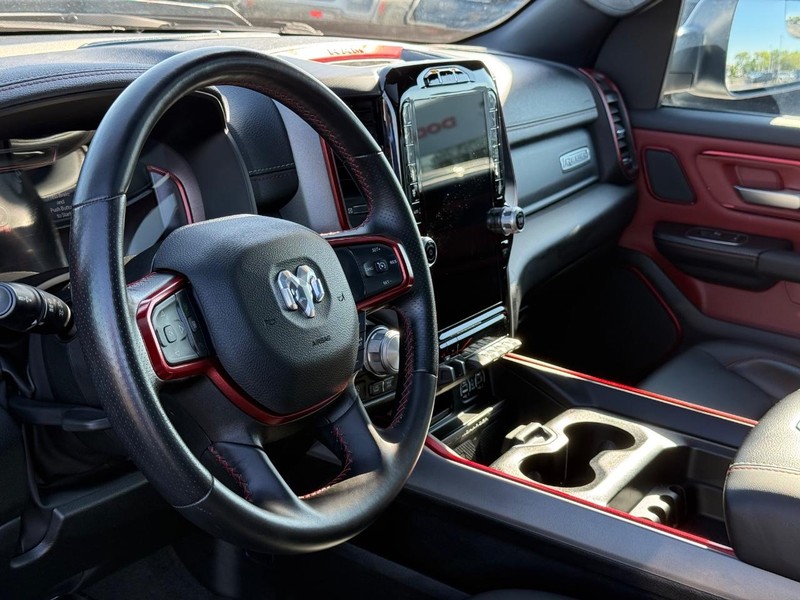 Ram 1500 Vehicle Full-screen Gallery Image 19