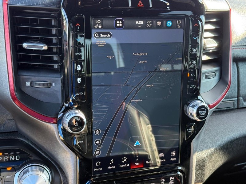 Ram 1500 Vehicle Full-screen Gallery Image 23