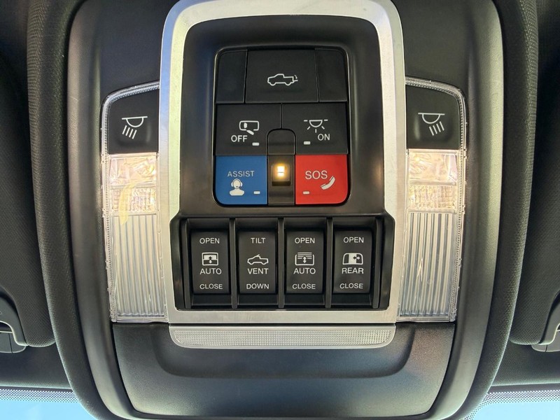 Ram 1500 Vehicle Full-screen Gallery Image 27