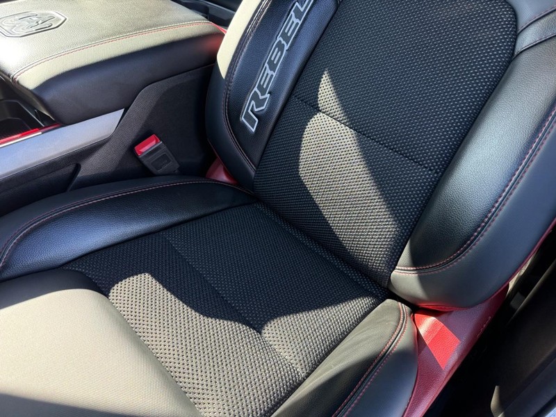 Ram 1500 Vehicle Full-screen Gallery Image 30