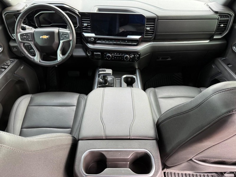 Chevrolet Silverado 1500 Vehicle Full-screen Gallery Image 13