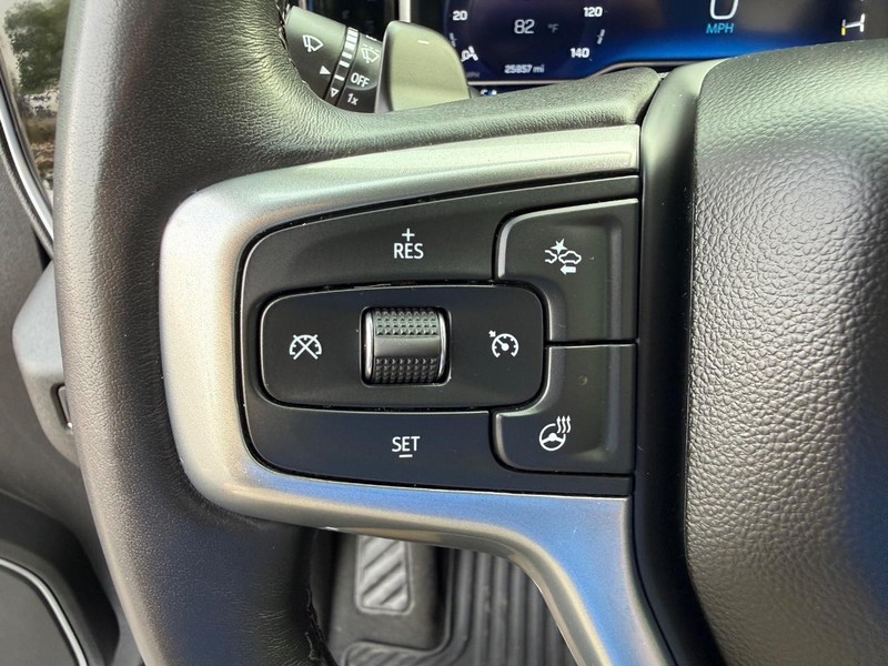 Chevrolet Silverado 1500 Vehicle Full-screen Gallery Image 20