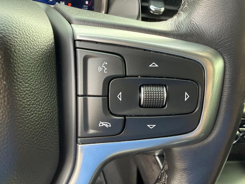 Chevrolet Silverado 1500 Vehicle Full-screen Gallery Image 21
