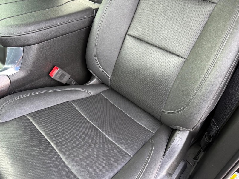 Chevrolet Silverado 1500 Vehicle Full-screen Gallery Image 31