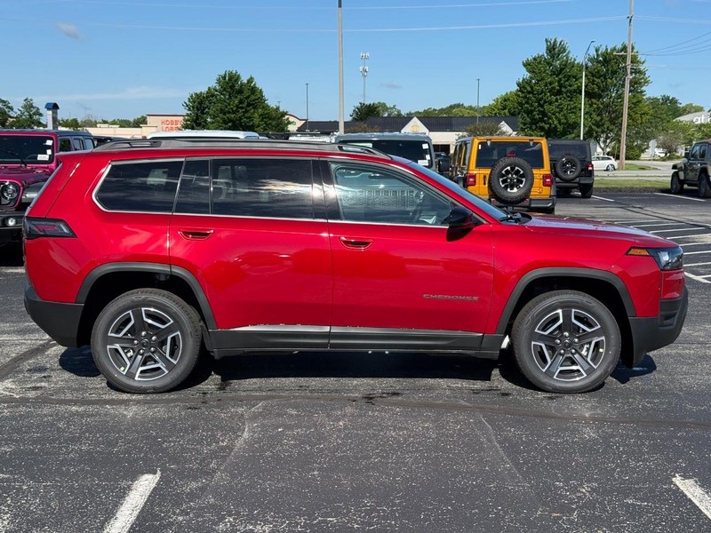 Jeep Cherokee Vehicle Full-screen Gallery Image 2