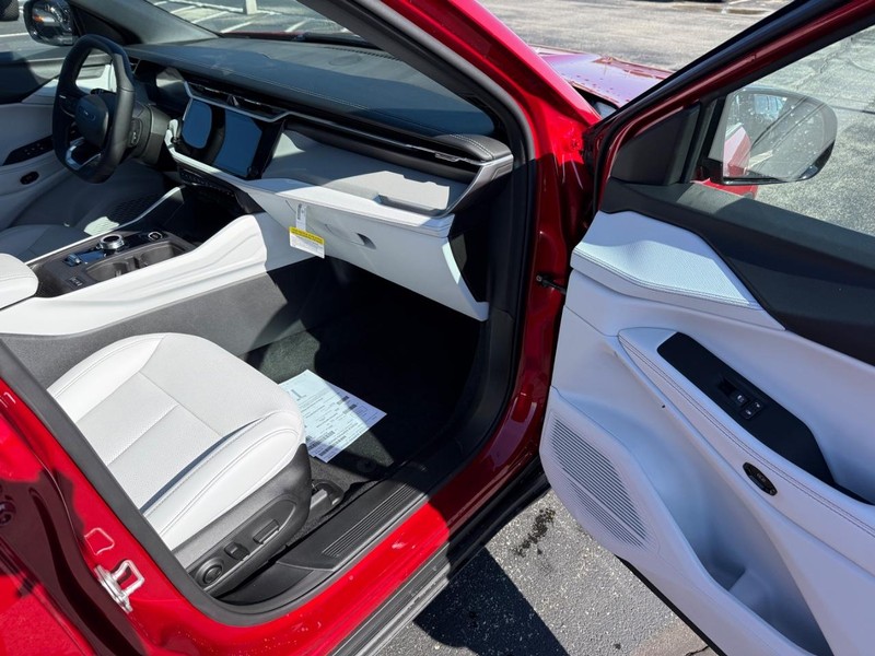 Jeep Cherokee Vehicle Full-screen Gallery Image 16