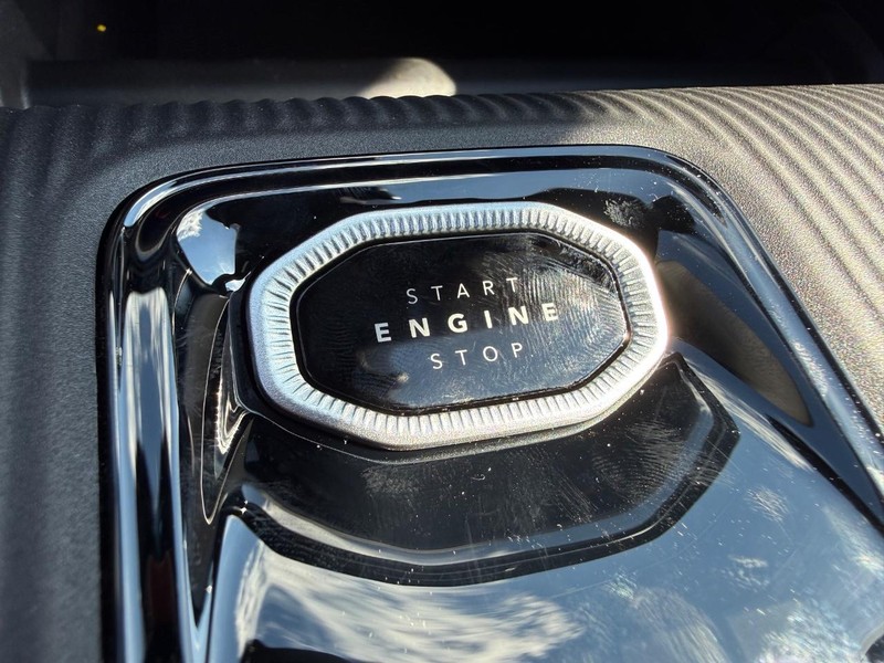Jeep Cherokee Vehicle Full-screen Gallery Image 23